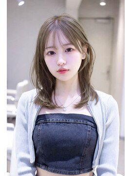 エルサザリープ 三宮(Elsa the leap) 顔まわりレイヤー/くびれミディアム/ミルクティーベージュ