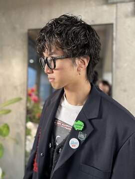 オルカ(ORCA) men's/顔周り/ニュアンスパーマ/韓国/センターパート/新宿