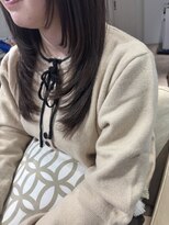 エンラナ(&Lana) 顔まわりに落ちるレイヤースタイル