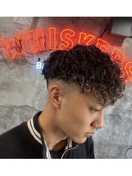 ウィスカーズ(Whiskers)の写真/≪メンズ≫ニュアンスパーマから波巻きまで。髪質を見極めたデザインで、毎朝のセットが劇的に楽になる