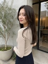 ラナ(LaNA)&nbsp;後ろ姿にすっとなじむ艶ダークロング
