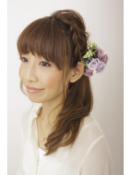 ルコア(LECOEN) ヘッドアクセが映える上品サイドアップ