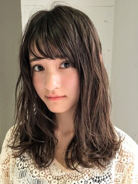 チェルシー 表参道 学生限定 髪に暖かみを加える「毛束を作るエアウェーブ」