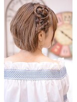 メイズ(MAZE)&nbsp;【メイズ東中野・鍛原志行】ボブのハート編み込みアレンジ
