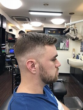 理容室クレオ 新宿 スキンフェード