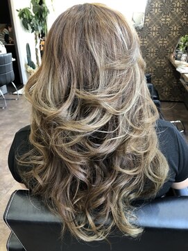 サロンドジュネ(salon de JUNE) ハイレイヤー☆ゴージャスカールロング