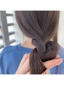 ジーナ 博多(Zina) 【Zina】カーキグレージュ/フェザーバング/20代30代40代