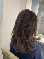 エイミーバイアフロートザガーデン 浦和店(amie by afloat the garden)&nbsp;くすみベージュでふんわり動く韓国レイヤー