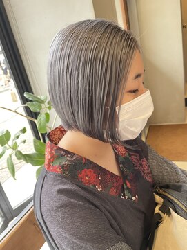 ヘアー アイス ルーチェ(HAIR ICI LUCE) シルバーカラー ハイトーンカラー グレー ボブ /山中