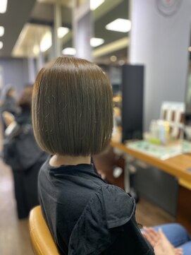 リッツファミリーズ ニコ本原店(RIT FAMILY Z) あごライン切りっぱなしボブ