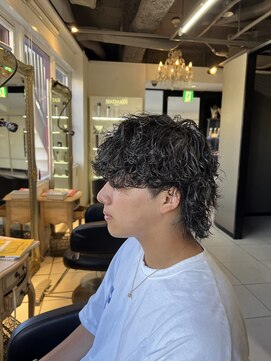 アイズ 海老名(AIZU) 波巻きツイストスパイラルパーマ　メンズウルフ　シャドウパーマ