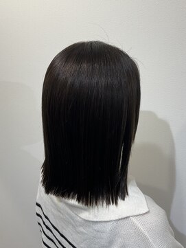 シアグラン(cia gran) ぱつんと黒髪ストレートボブ