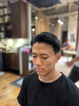 ザマンリバレッジニューヨーク(THE MAN LeverageNewYork) 大人外国人風サイドパートフェード：安良城　瑠夏