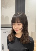 フェイスレイヤー×ミディアム×ウェーブパーマ