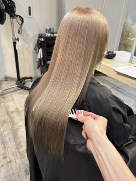 リア 布施店(Lia) ナチュラルベージュ