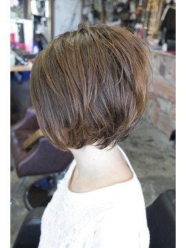 オーバーキャプテンネイキッド(OVER CAPTAIN NAKED) 癖を活かした＊骨格補正ラウンド前下がりショート