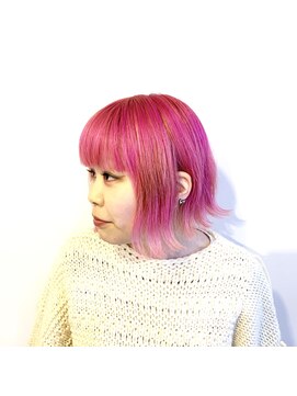 プランクスター(prankster) [prankster]ビビッドピンクの切りっぱなし外はねボブ