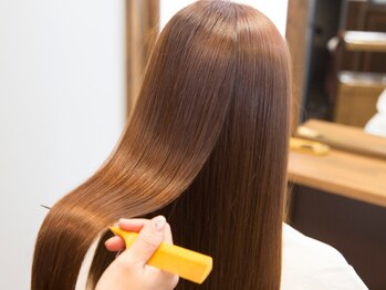 ヘアデザイン ステラ(hair design sTella)の写真/毛髪補修成分”SSVRシルク”配合『グローバルミルボン』で360°どこから見ても美しい髪へ！