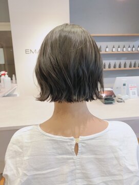 フランチェスカドット(francesca.) アッシュグレージュ×切りっぱなしボブ【竹中慎治】梅田