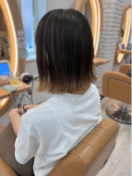 アドラーブル けやき通り店(adorable) 切りっぱなしボブ【すそカラー】外ハネ　20代30代