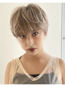 イヴォークトーキョーオーサカ(EVOKE TOKYO osaka) 柔らかい×抜け感ショート