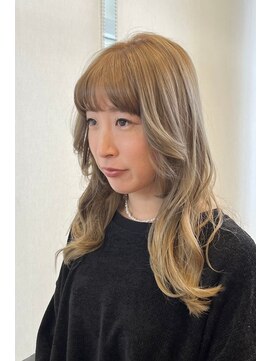 ビィアイ ハイライト/ロング/ミディアム/ウィービング/ワンレングス