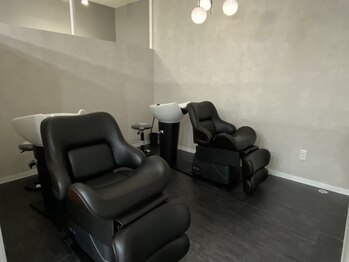 ラーク(LUXU)の写真/日々の疲れを【LUXU hair&spa】で癒してみませんか？洗練されたマッサージで至福の一時をお届けします♪