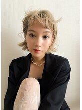 ティム(tim.) ハイトーンボブ×カジュアルモード