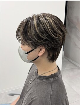 ジア(XIA) ハイライト/20代メンズスタイルセンターパート