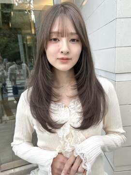 レイヤーカット　ロングレイヤー　オリーブベージュ　グレージュ