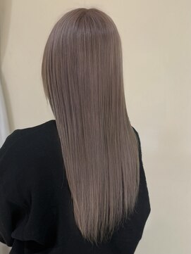 ベルフェミンイオンS.C ガーリーに揺れるやわらかベージュのストレートロング