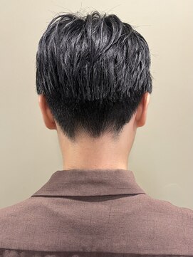 ザメンバイリオス(THE MEN. BY LIOS) 目上バングセンターパートスタイル【岡山】