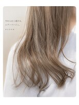 ブルーム(BLOOM)&nbsp;ホワイトグレーカラー