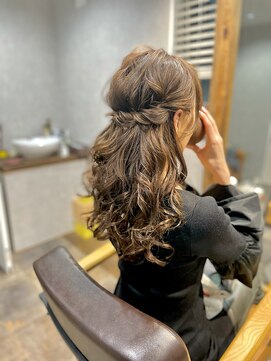 ベルトオブヴィーナス(Belt of venus) ふわふわルーズハーフアップ