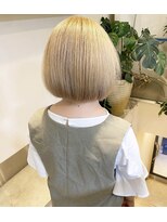 ヘアアンドメイクフリッシュ(HAIR&MAKE FRISCH) ベージュボブ　ホワイトグレージュ コンマヘア 
