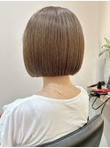 ミルクティーベージュカラーショートボブ切りっぱなしボブ30代