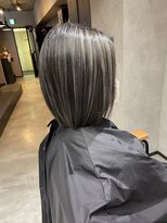 サニー 渋谷(SUNNY)&nbsp;バレイヤージュ、ハイライト、レイヤーロング、グレーベージュ