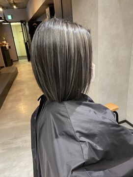 サニー 渋谷(SUNNY) バレイヤージュ、ハイライト、レイヤーロング、グレーベージュ