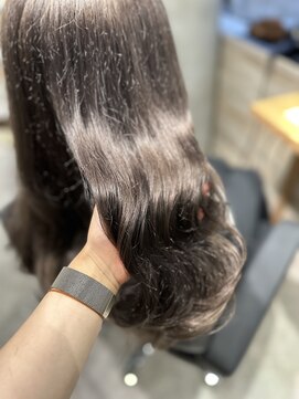 リーオオサカ(Lee Osaka) フォギーベージュ