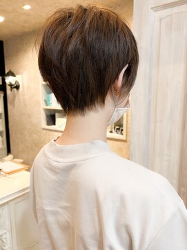 キャアリー(Caary) 福山市美容師求人スタッフ募集中ショートヘア小顔補正立体カット