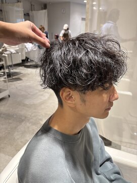 ミリ(milli Produce by ITAKURA) 波巻きツイストスパイラルパーマ