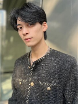 ユーフォリア 渋谷グランデ(Euphoria SHIBUYA GRANDE) ツイストスパイラルパーマアップバング短髪ツーブロック刈り上げ