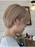 ハイトーンベージュ x ショートヘア【本田】