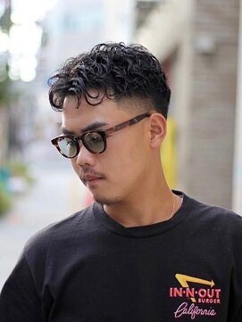 キングスマントーキョー 三鷹店(KINGSMAN TOKYO) アップバング / ツーブロック / スキンフェード[三鷹/バーバー]