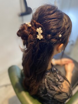 アマート(AMAT) ハーフアップスタイル