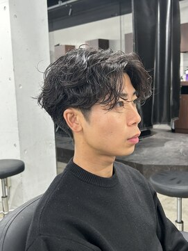 ピア ヤクイン(Pia Yakuin) シャドウパーマ　センターパート