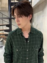 サイン メンズ 表参道(SIGN men's)&nbsp;ボリュームを抑えるダウンパーマ×センターパート
