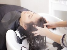 大人気のヘッドスパ♪♪シャンプー台はユメシャンプーを設置しております。