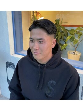 フォーコーナーズカットショップフェイビーズ 名古屋西(FourCornersCutShop favey's) barber style【刈り上げ】【フェード】【メンズカット】