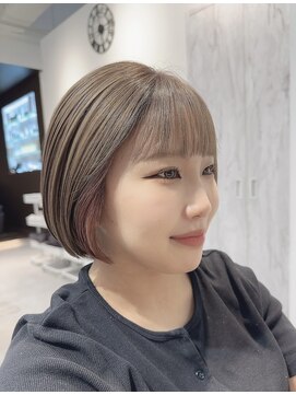 ネイロ 日本橋(NeiRo) 小顔ショートボブハイライトカラー大人ショートカット白髪ぼかし